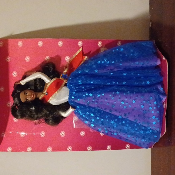 Vintage Unicef Barbie Set - Picture 5 of 16